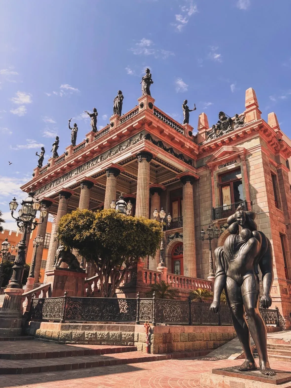 Teatro Juárez in Guanajuato, with statues along its roof
